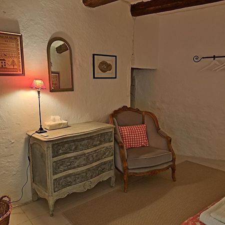 La Maison De Gisele Bed and Breakfast Saint-Victor-des-Oules Eksteriør billede
