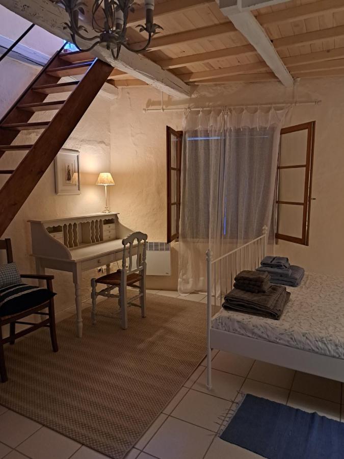 La Maison De Gisele Bed and Breakfast Saint-Victor-des-Oules Eksteriør billede