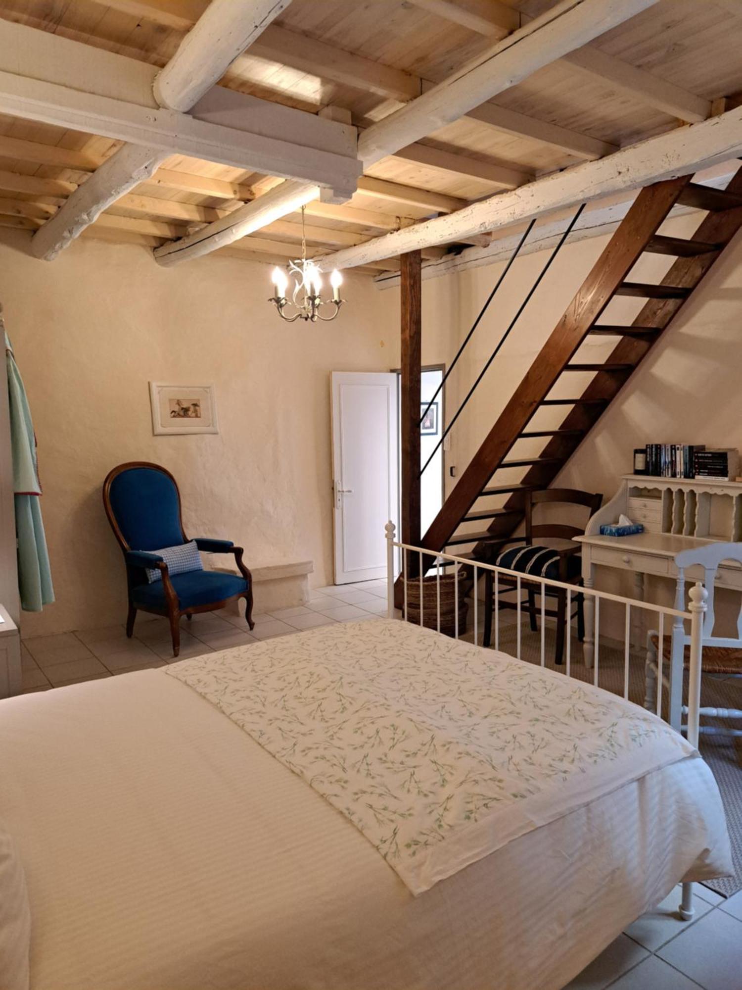 La Maison De Gisele Bed and Breakfast Saint-Victor-des-Oules Eksteriør billede
