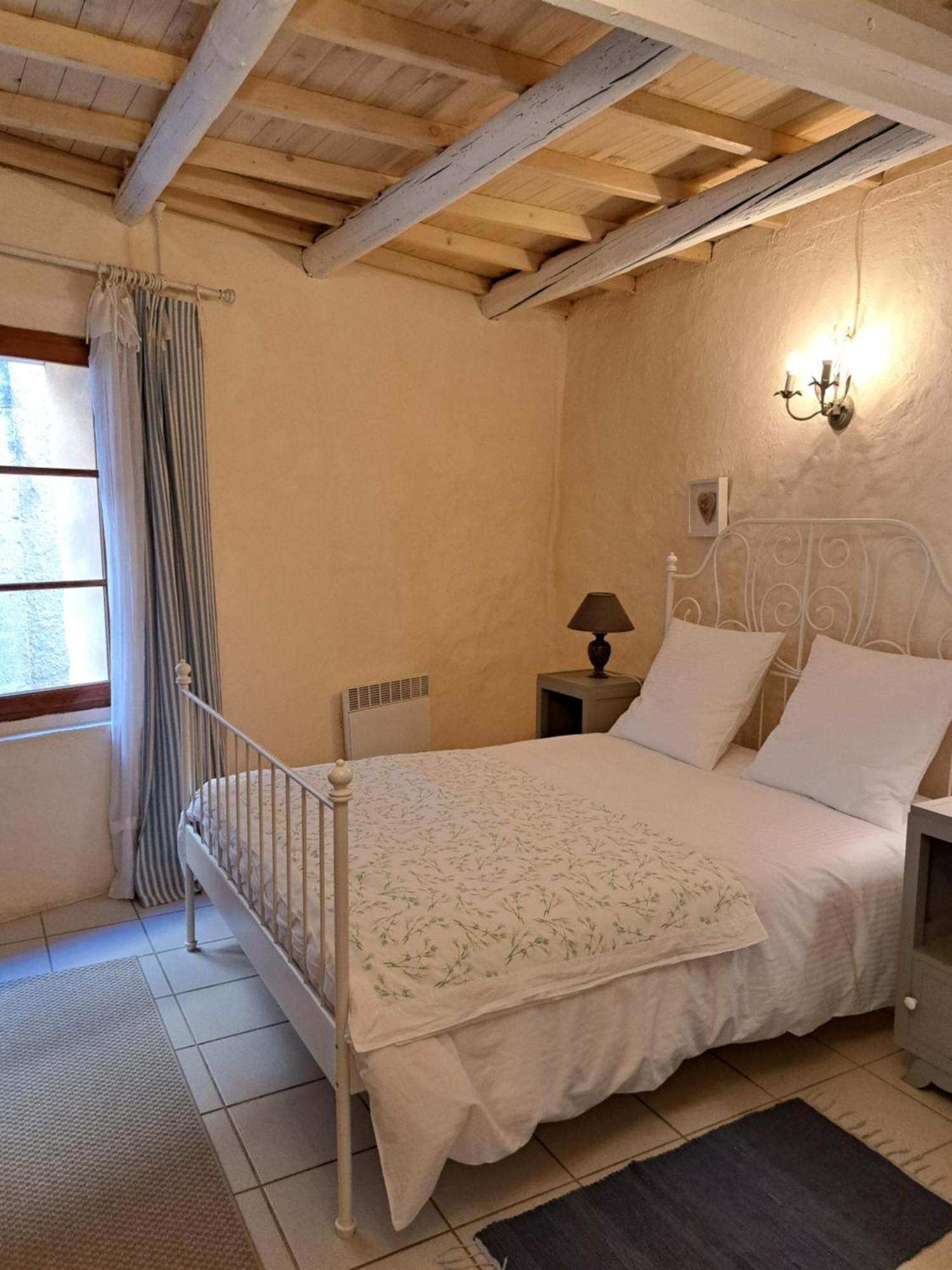 La Maison De Gisele Bed and Breakfast Saint-Victor-des-Oules Eksteriør billede