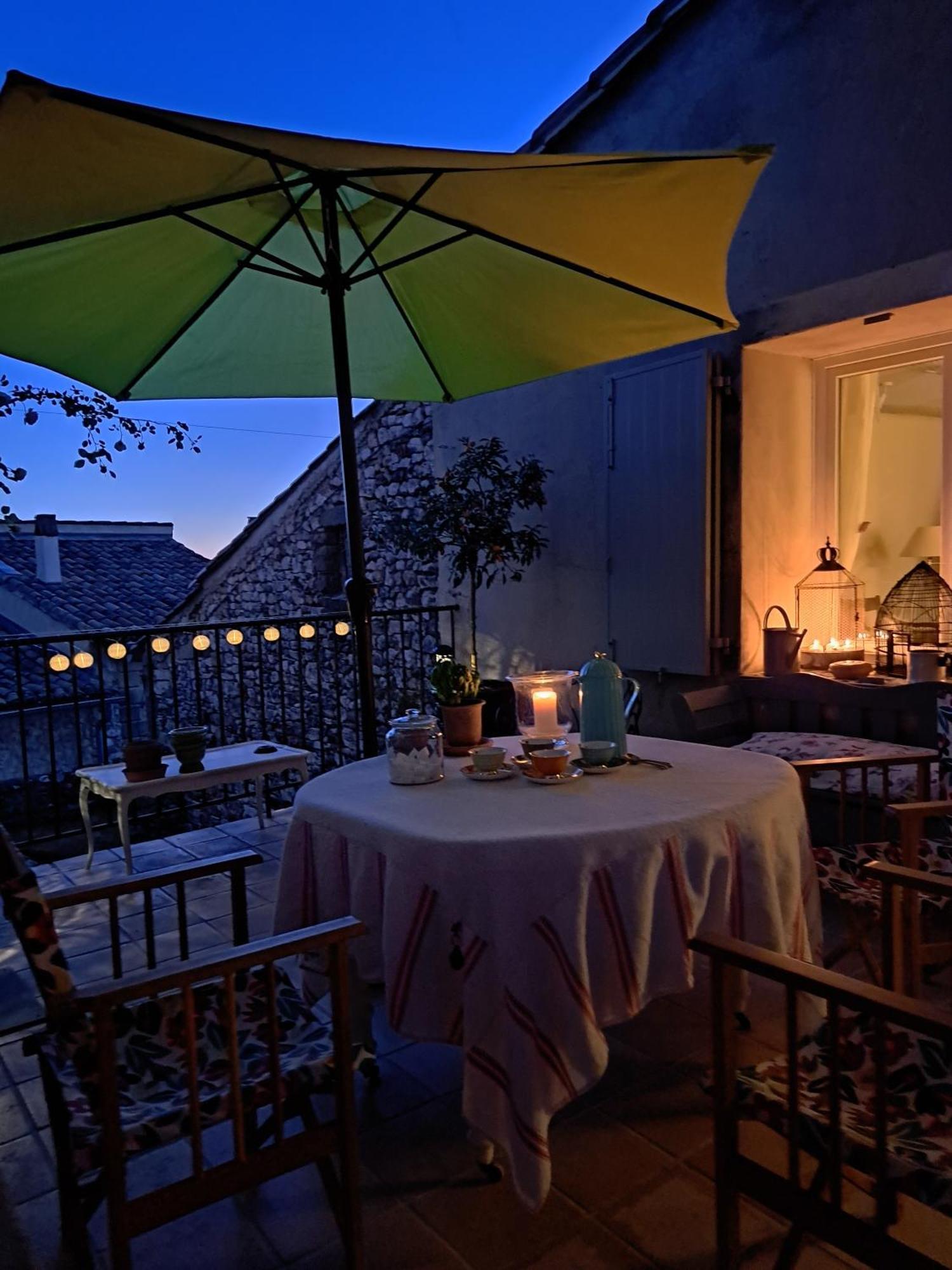 La Maison De Gisele Bed and Breakfast Saint-Victor-des-Oules Eksteriør billede